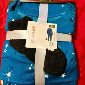 Joyspun 2 piece pajamas set with socks